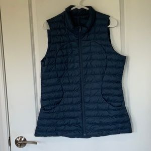 LULULEMON, Dark Navy Women’s Vest size M/L, Slim Fit. In pristine condition!
